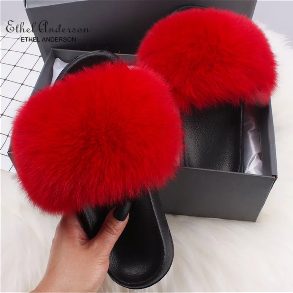 Basic Color Fur Slides - Picture 2 of 4